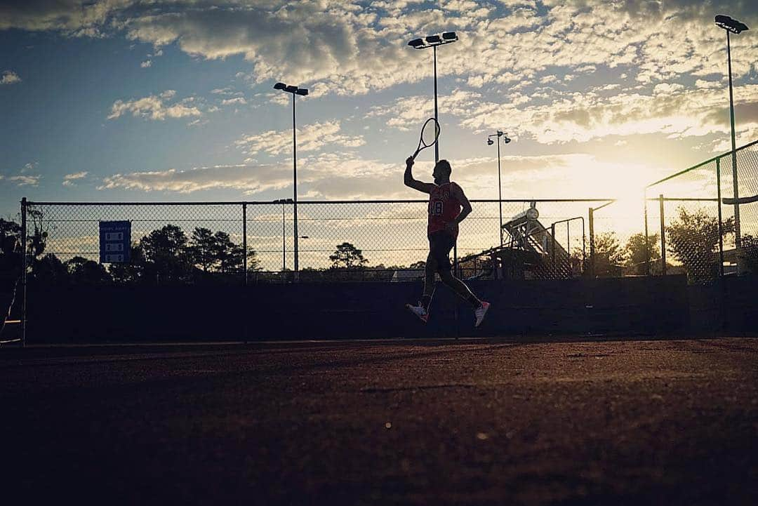 ニック・キリオスさんのインスタグラム写真 - (ニック・キリオスInstagram)「I’ve been at the top for a while and I ain’t jump yet ❄️🌏 #marathon #doyou」4月19日 23時41分 - k1ngkyrg1os