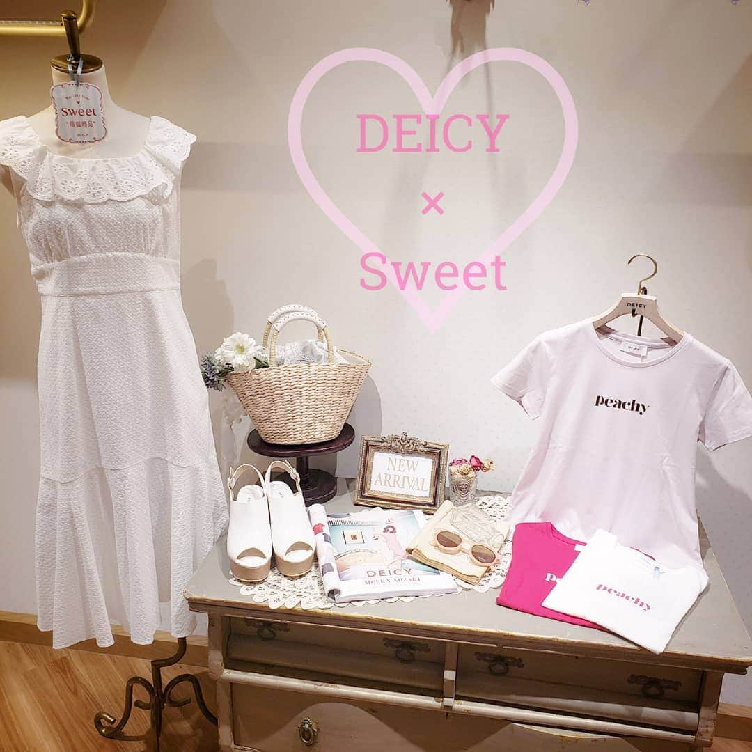 デイシーさんのインスタグラム写真 - (デイシーInstagram)「💞 DEICY × Sweet 💞 . . 店頭では、雑誌Sweetに掲載されたアイテムが たくさん揃っております♪ 是非！見にいらしてくださいねっ⭐ . . . 〜information〜 ＊EST キャッシュバックキャンペーン＊ ESTでは4/26(金)〜4/29(月)の4日間、 キャッシュバックキャンペーンを行います✨✨ 税込5,000円以上お買い上げごとに フェア当日から使える 500円分のエスト商品券が必ず貰えます！ . 今なら店頭でのみお取り置きを承っておりますので このお得な機会に是非、お立ち寄りくださいませ⭐ スタッフ一同、皆様のご来店 心よりお待ちしております♪ . . #deicy #mecouture #deicyosaka #fashion #coordinate #cute #instagood #instafashion #instalike #white #lace #summer  #ootd #sweet #2019ss #デイシー #ミークチュール #フレンチガーリー #ファッション #レース #梅田エスト #梅田est #osaka #umeda」4月19日 23時52分 - deicy_official