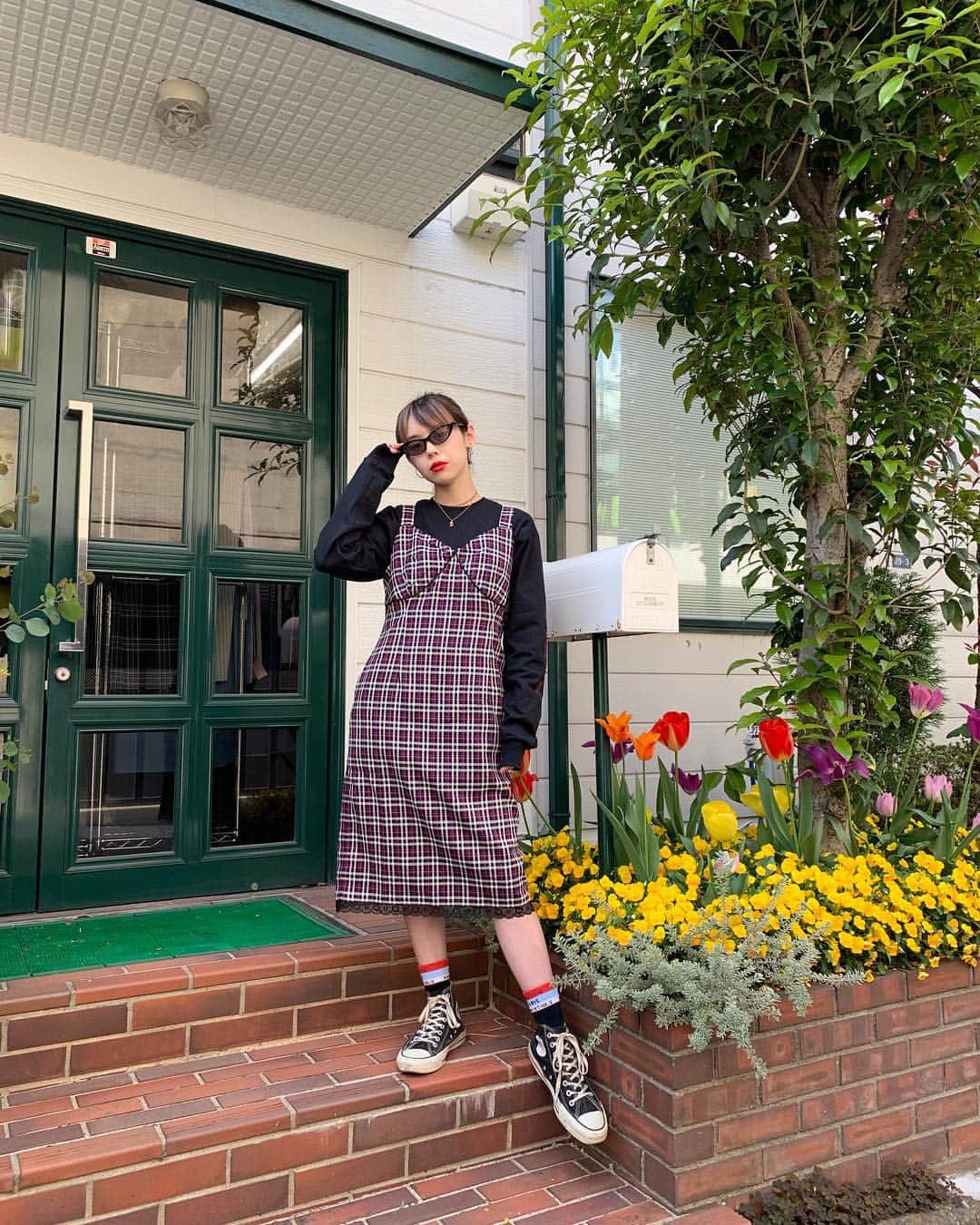 Aymmy in the batty girlsのインスタグラム：「【4月19日(金)発売】 ﻿ ﻿ ◽︎SPRING チェックワンピース﻿ ¥22,680(taxin) ﻿model:153cm (Sサイズ着用)  #aymmy #aymmyinthebattygirls﻿﻿ #エイミー #原宿 #ワンピース#チェックワンピース﻿﻿ #キャミワンピ」