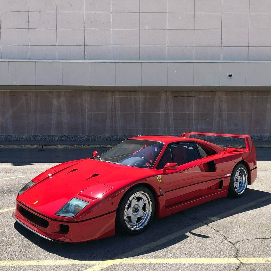 CarsWithoutLimitsさんのインスタグラム写真 - (CarsWithoutLimitsInstagram)「The Iconic Ferrari F40 Photo @thestradman  #carswithoutlimits #toronto #ferrai #f40」4月19日 23時54分 - carswithoutlimits