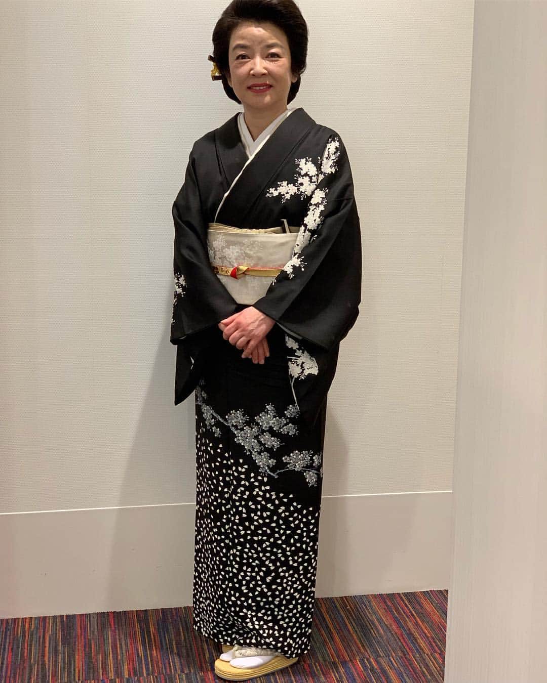 岸本加世子さんのインスタグラム写真 - (岸本加世子Instagram)「母の形見の着物。桜の季節しか着れません。」4月19日 23時55分 - kayokokishimoto