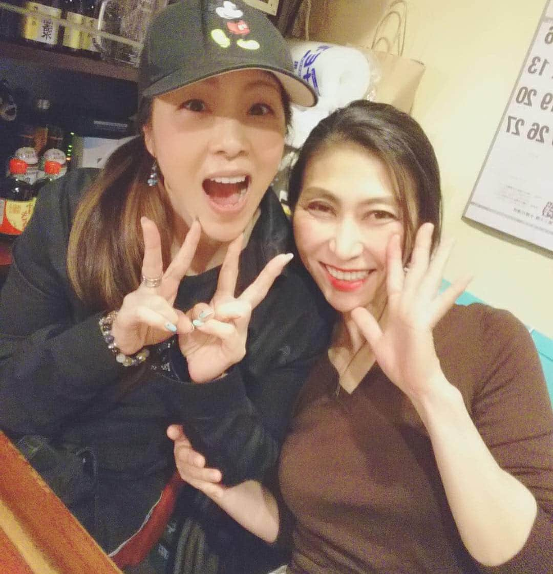 井上貴子さんのインスタグラム写真 - (井上貴子Instagram)「今夜は… なみさまと マネージャー田口氏のお店で^ ^  そこへ 後輩のタニーと餅が登場^ ^  念願のめしくい亭特製 フレンチトースト^ ^  タニー達にシェアしてもらった。 豪華ーーー^ ^  お料理がキレイ♡  ナイスセンスーー♡  ぜーんぶ美味しかったな^ ^ まるで料亭で食べてるかのようだぜーーー^ ^  久々になみさまと タメになる会話。  そして2人はかわいい後輩💕  かほちゃんと写メ撮るの 忘れなかった（笑）  Happyで^ ^  #井上貴子  #LLPWX #女子プロレス #紅緒と柊音 #タニーマウス #アイスリボン #宮城もち #めしくい亭 #田口かほる #フレンチトースト」4月19日 23時57分 - takaco_inoue