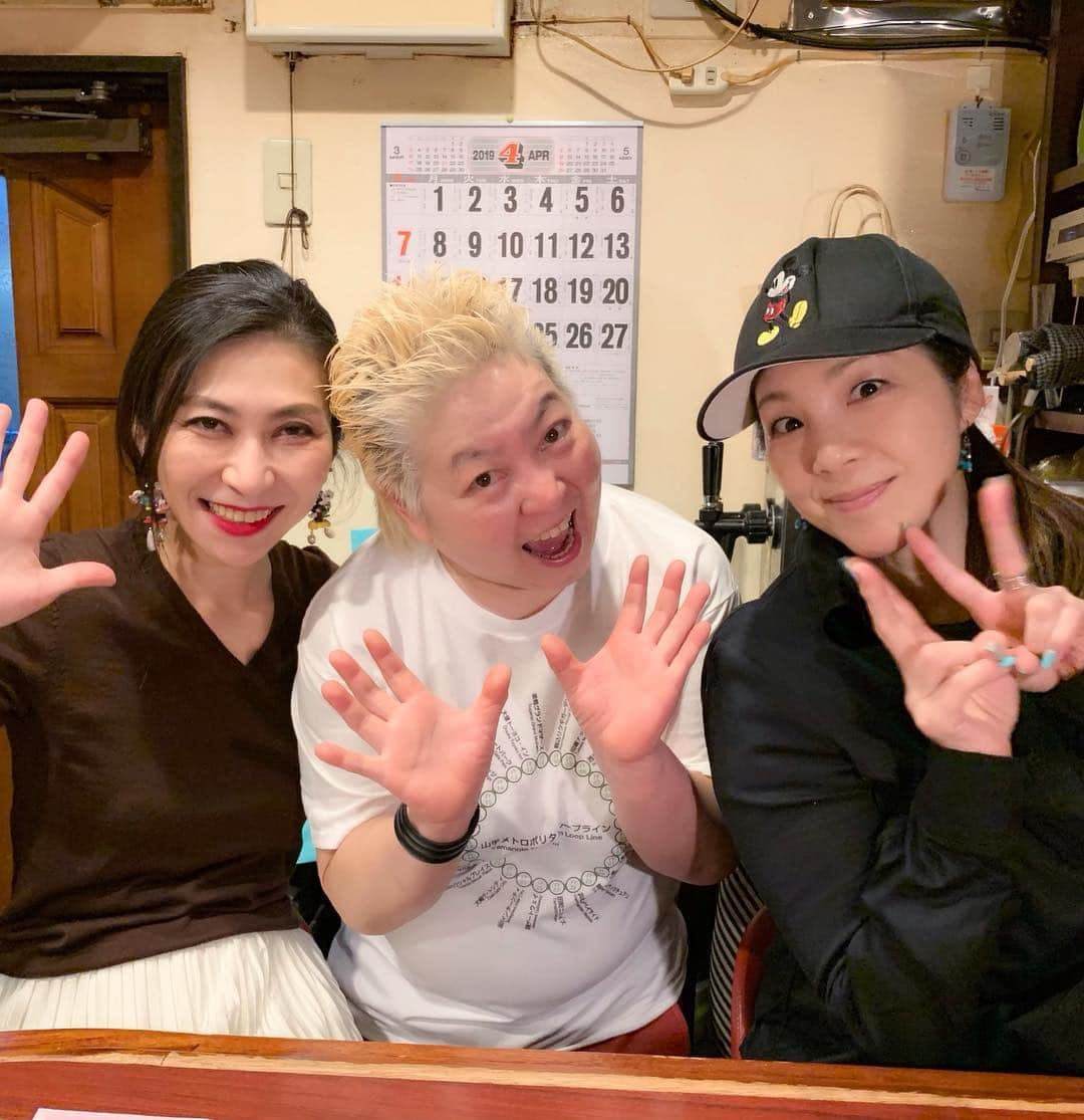 井上貴子さんのインスタグラム写真 - (井上貴子Instagram)「今夜は… なみさまと マネージャー田口氏のお店で^ ^  そこへ 後輩のタニーと餅が登場^ ^  念願のめしくい亭特製 フレンチトースト^ ^  タニー達にシェアしてもらった。 豪華ーーー^ ^  お料理がキレイ♡  ナイスセンスーー♡  ぜーんぶ美味しかったな^ ^ まるで料亭で食べてるかのようだぜーーー^ ^  久々になみさまと タメになる会話。  そして2人はかわいい後輩💕  かほちゃんと写メ撮るの 忘れなかった（笑）  Happyで^ ^  #井上貴子  #LLPWX #女子プロレス #紅緒と柊音 #タニーマウス #アイスリボン #宮城もち #めしくい亭 #田口かほる #フレンチトースト」4月19日 23時57分 - takaco_inoue