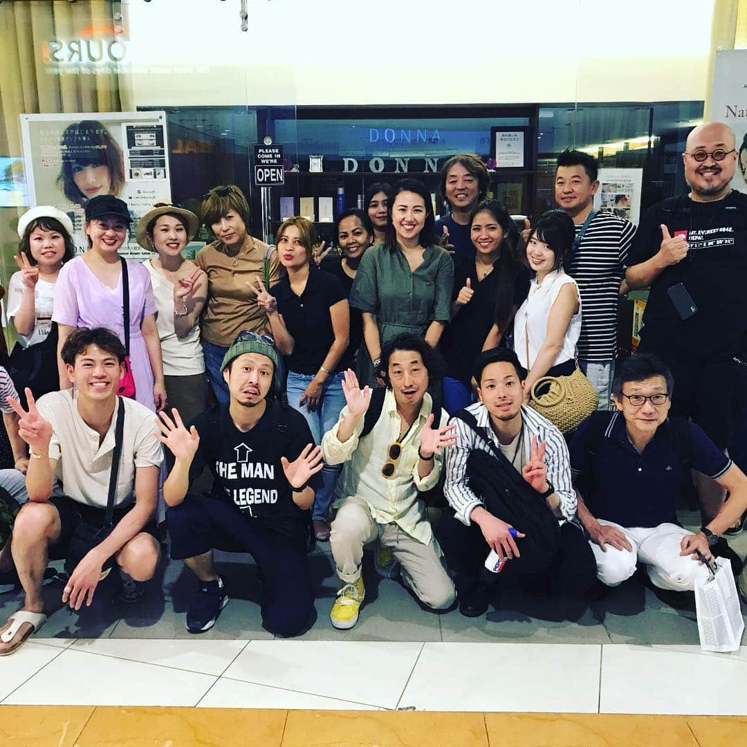 美容留学のアジアビューティカレッジのインスタグラム：「✂︎﻿﻿沢山の方が美容留学に視察にお越しくださりありがとうございます😊 ご褒美旅行でセブ島最高‼️ 英語と美容が学べるセブ留学 海外で美容師で活躍しよう‼️ ﻿ @abc_cebu﻿﻿ ﻿ #美容師 ﻿ #スタイリスト﻿ #ヘアスタイリスト﻿ #美容室﻿ #美容院 ﻿ #ヘアサロン﻿ #美容留学﻿ #語学留学﻿ #海外留学 ﻿ #スタイリング ﻿ #カラーリスト ﻿ #日系サロン﻿ #カラー ﻿ #イルミナカラー﻿ #海外生活﻿﻿ #美容学生 ﻿ #セブ島﻿ #英会話 ﻿ #スタイリストデビュー ﻿ #美容師転職 ﻿ #美容師募集﻿ #外国人風カラー ﻿ #美容師の卵﻿ #ショートヘア﻿ #ボブ﻿ #ヘアアレンジ ﻿ #海外で美容師したい﻿ #美容師さんと繋がりたい」