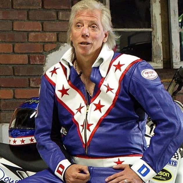 のインスタグラム：「@thedougdanger one of the coolests suits we’ve made. He came to our factory to get measured and everyone loved him! He is the world’s record holder for jumping over the mosts cars with a #harleydavidson #vanson #leatherjacket #armor #vansonleathers #famousfriday #instacool #tgif」
