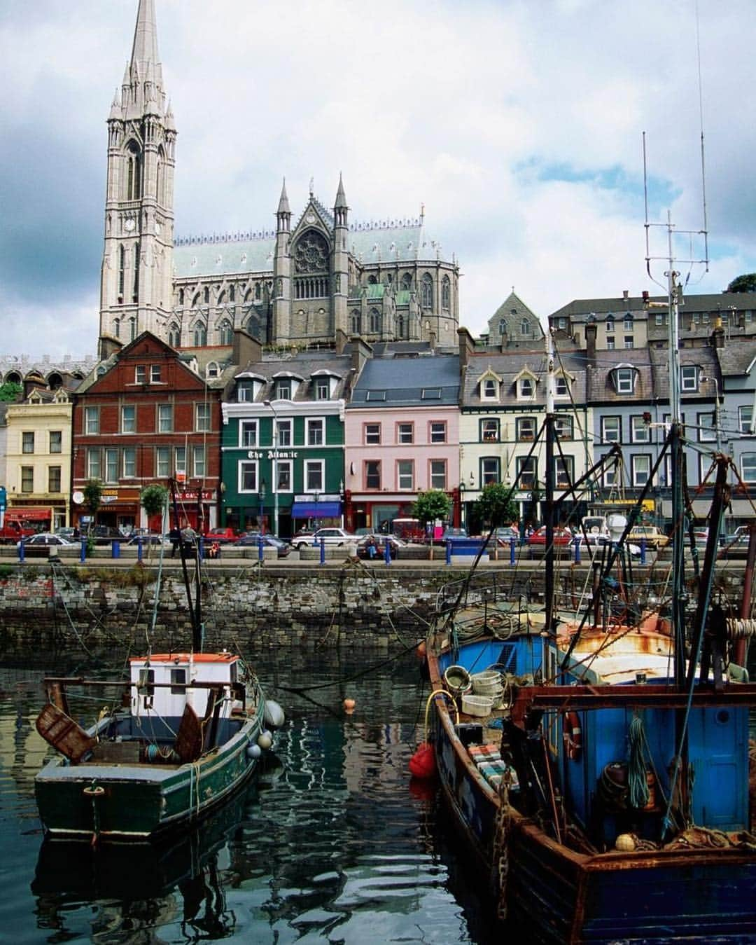 KLMオランダ航空さんのインスタグラム写真 - (KLMオランダ航空Instagram)「The oh so pretty Cork⁣, Ireland⁣ 🇮🇪 #KLM #RoyalDutchAirlines #FlyKLM⁣⠀ .⁣⠀ .⁣⠀ .⁣⠀ #Ireland #Cork #Travel #traveling #travelling #travelgram ⁣#explore #destination #pretty #city #cityhopping #weekend #friday #friyay #sun #fun」4月20日 0時50分 - klm