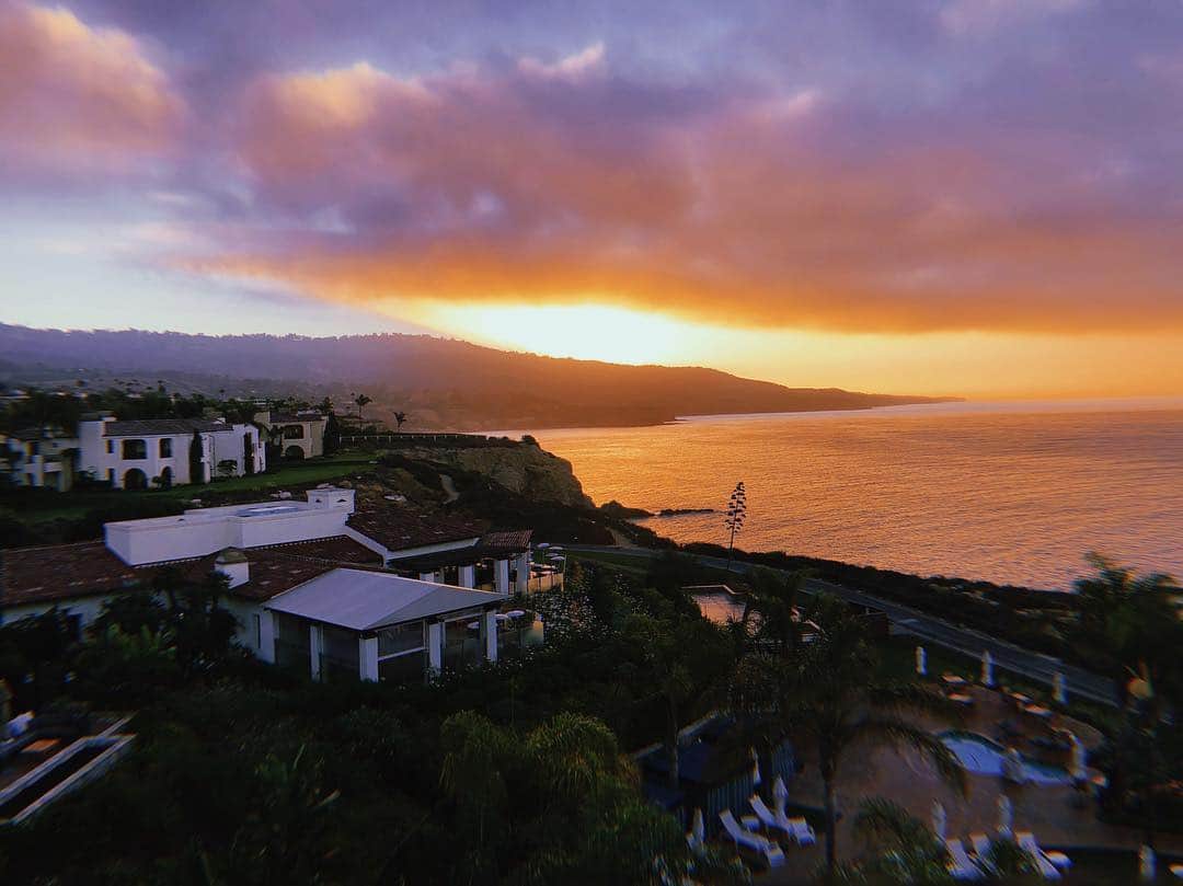 ジョディ・ウィリアムズのインスタグラム：「>> c a l i  b o u n d 🌊🌄🏃🏽‍♀️」