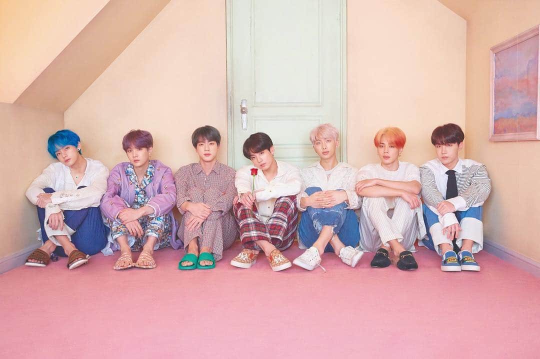 BBC Radioさんのインスタグラム写真 - (BBC RadioInstagram)「💜 @bts.bighitofficial have just become the first Korean act to ever have the @officialcharts UK Number 1 Album with #MAP_OF_THE_SOUL_PERSONA 📸 @bts.bighitofficial」4月20日 1時14分 - bbcradio1