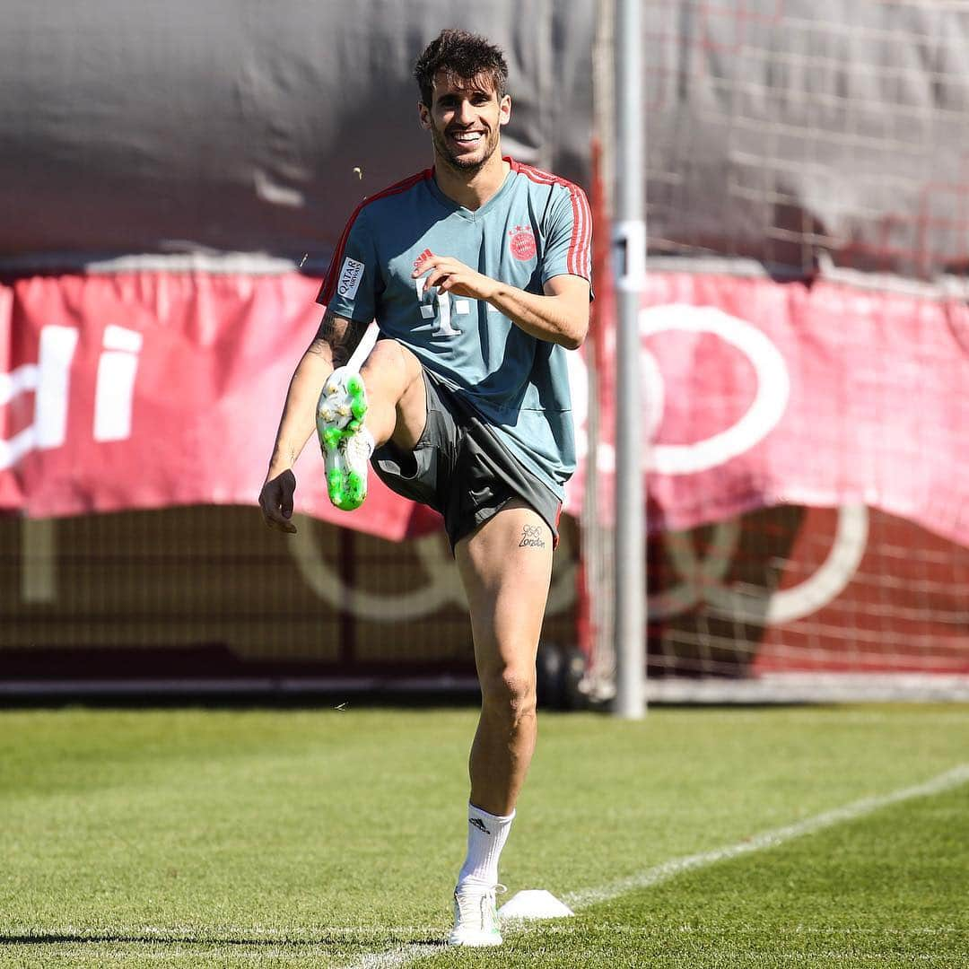 ハビ・マルティネスさんのインスタグラム写真 - (ハビ・マルティネスInstagram)「Don’t skip leg day!! 😂😂😂 #Javi8 #training #fcbayern」4月20日 1時37分 - javi8martinez