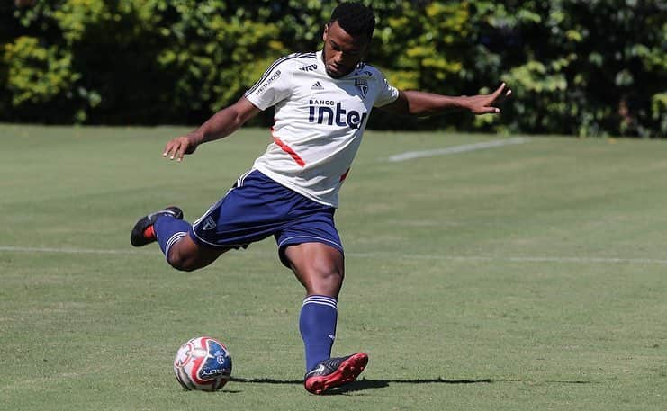 São Paulo FCさんのインスタグラム写真 - (São Paulo FCInstagram)「O penúltimo treino preparatório do Tricolor para o #MajestosoFinal foi realizado nesta Sexta-feira Santa. #VamosSãoPaulo 🇾🇪 ‪⠀⠀⠀⠀⠀⠀⠀⠀⠀‬ 📸 Rubens Chiri / saopaulofc.net」4月20日 1時55分 - saopaulofc