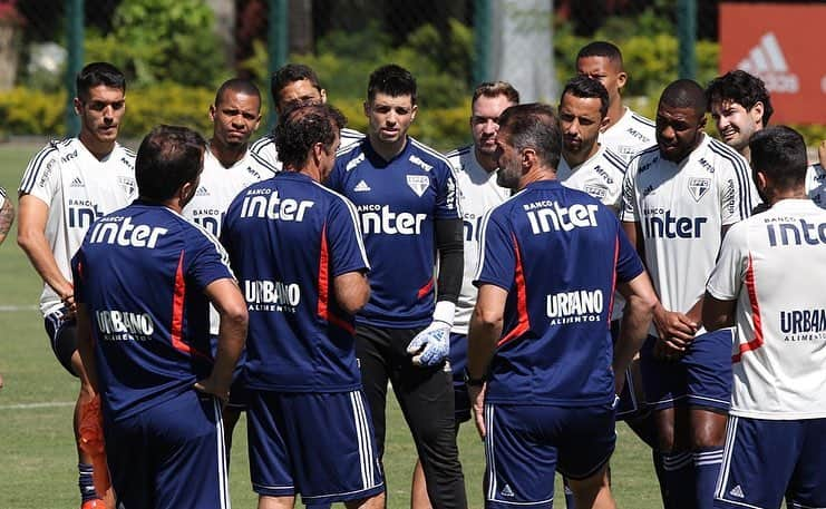 São Paulo FCさんのインスタグラム写真 - (São Paulo FCInstagram)「O penúltimo treino preparatório do Tricolor para o #MajestosoFinal foi realizado nesta Sexta-feira Santa. #VamosSãoPaulo 🇾🇪 ‪⠀⠀⠀⠀⠀⠀⠀⠀⠀‬ 📸 Rubens Chiri / saopaulofc.net」4月20日 1時55分 - saopaulofc