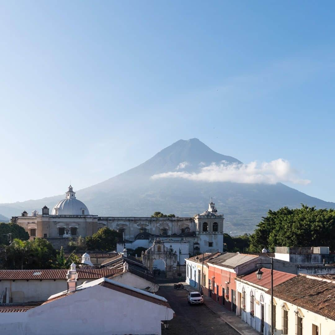 Lonely Planetさんのインスタグラム写真 - (Lonely PlanetInstagram)「This weekend's #lpinstatakeover comes from #lpPathfinders member @insearchofperfect, who will be sharing shots from her recent trip to #Guatemala - 'Hello! I’m @insearchofperfect, a travel photographer and writer aiming to capture the beauty of our world and celebrate its diversity and similarities through my work. Over the next few days, I’ll be sharing photos from my recent trip to Guatemala — a stunning land of ancient lakes, lonesome volcanoes, and charming towns. Here’s one of my favorite views overlooking Volcan de Agua in #Antigua, a compact, colorful southern Guatemala town. Enjoy!' -  @insearchofperfect -- Keep an eye on our feed this weekend for more!」4月20日 2時00分 - lonelyplanet