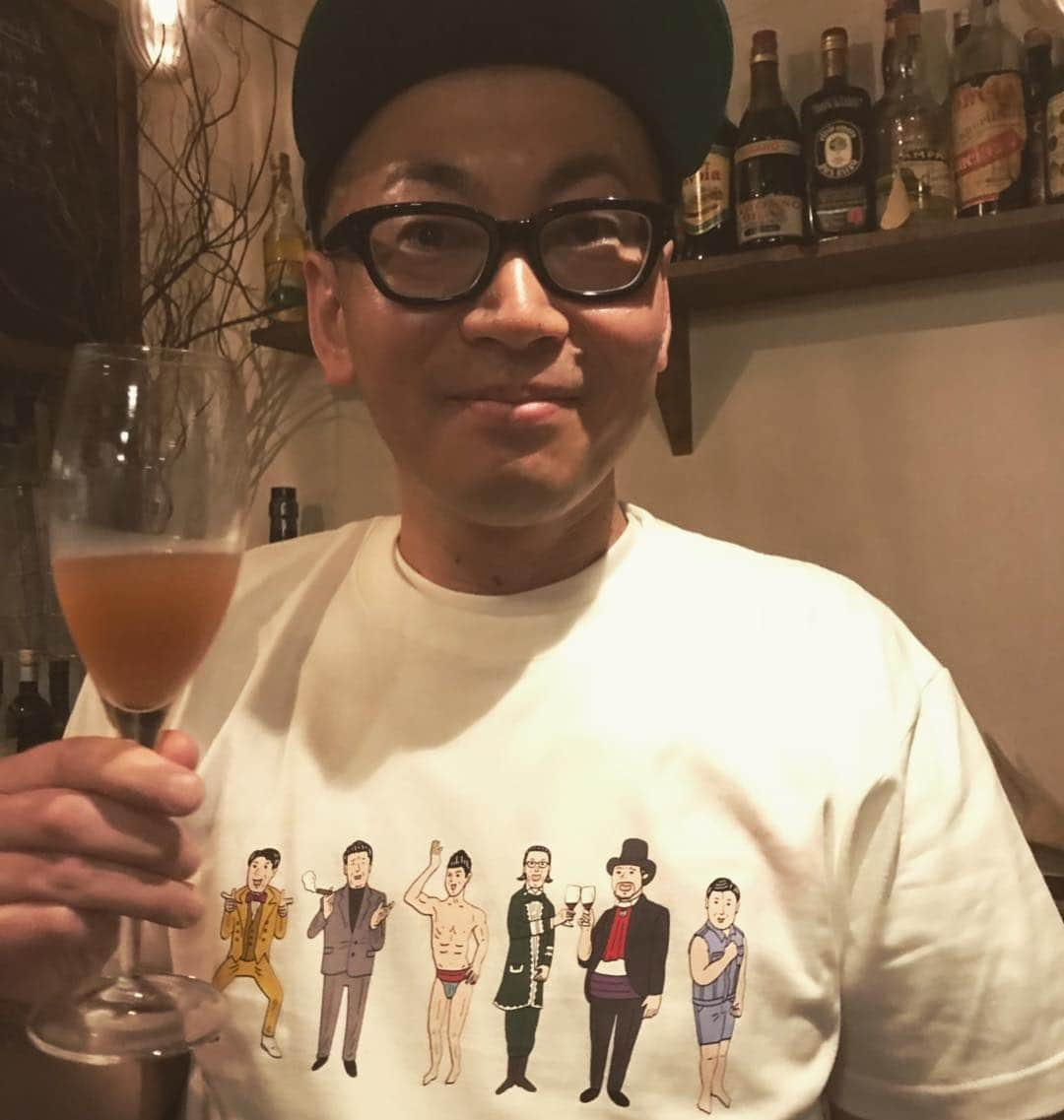 ひぐち君さんのインスタグラム写真 - (ひぐち君Instagram)「「ありがとう平成」Ｔシャツいただきました🍷 バッグやクリアファイル、その他にもいろいろありますよー。 #adametrope  #lemagasin #ルマガザン #ありがとう平成  #chateaujun #シャトージュン #日本ワイン 🇯🇵 #japanesewine #vinjaponais  #wine #vin #vino #winetime #winelover #instawine #wineexpert  #tokyo #レインカラー」4月20日 2時21分 - higehiguchi