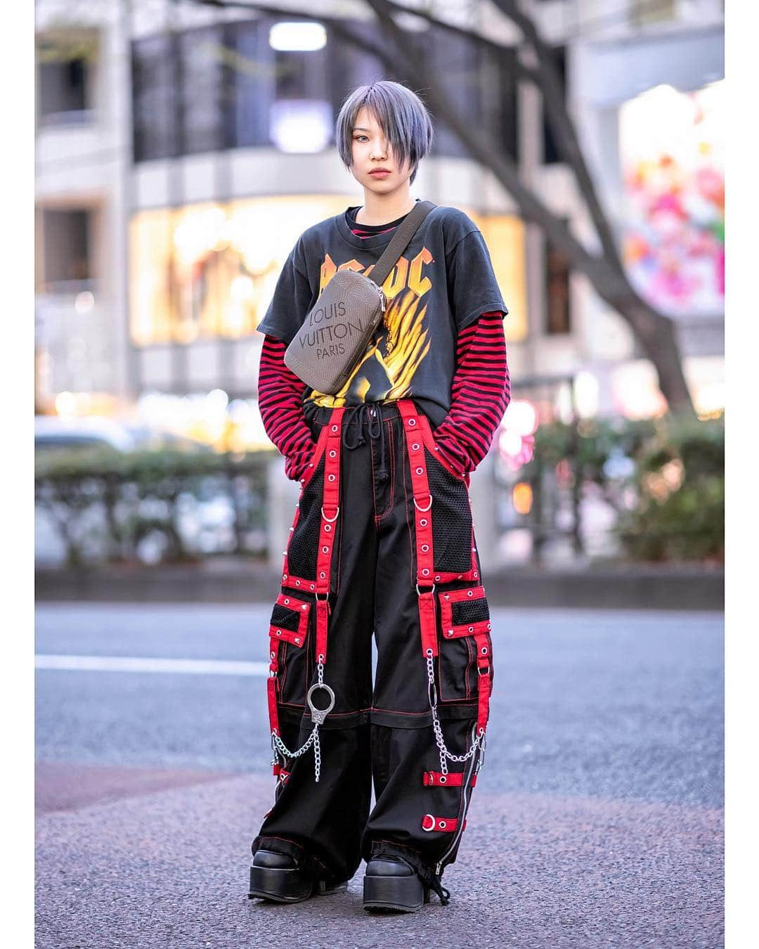 Harajuku Japanさんのインスタグラム写真 - (Harajuku JapanInstagram)「18-year-old Japanese student Rina (@2000_12__17) on the street in Harajuku. She's wearing an AC/DC t-shirt over a striped long sleeve top, Tripp pants, an LV crossbody bag, and Demonia platforms.」4月20日 2時18分 - tokyofashion