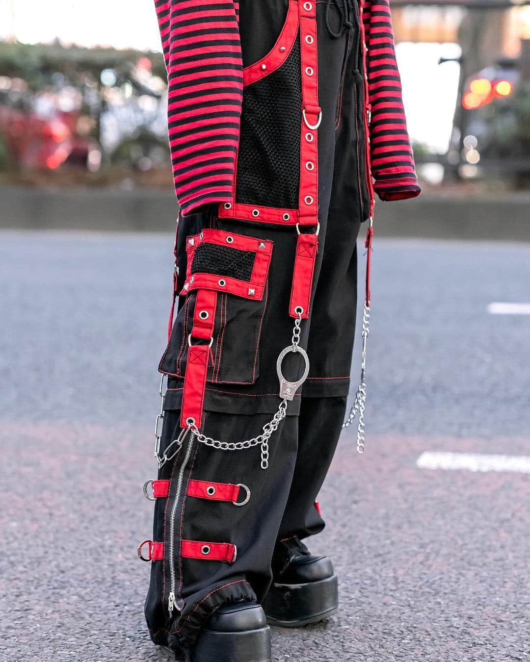 Harajuku Japanさんのインスタグラム写真 - (Harajuku JapanInstagram)「18-year-old Japanese student Rina (@2000_12__17) on the street in Harajuku. She's wearing an AC/DC t-shirt over a striped long sleeve top, Tripp pants, an LV crossbody bag, and Demonia platforms.」4月20日 2時18分 - tokyofashion