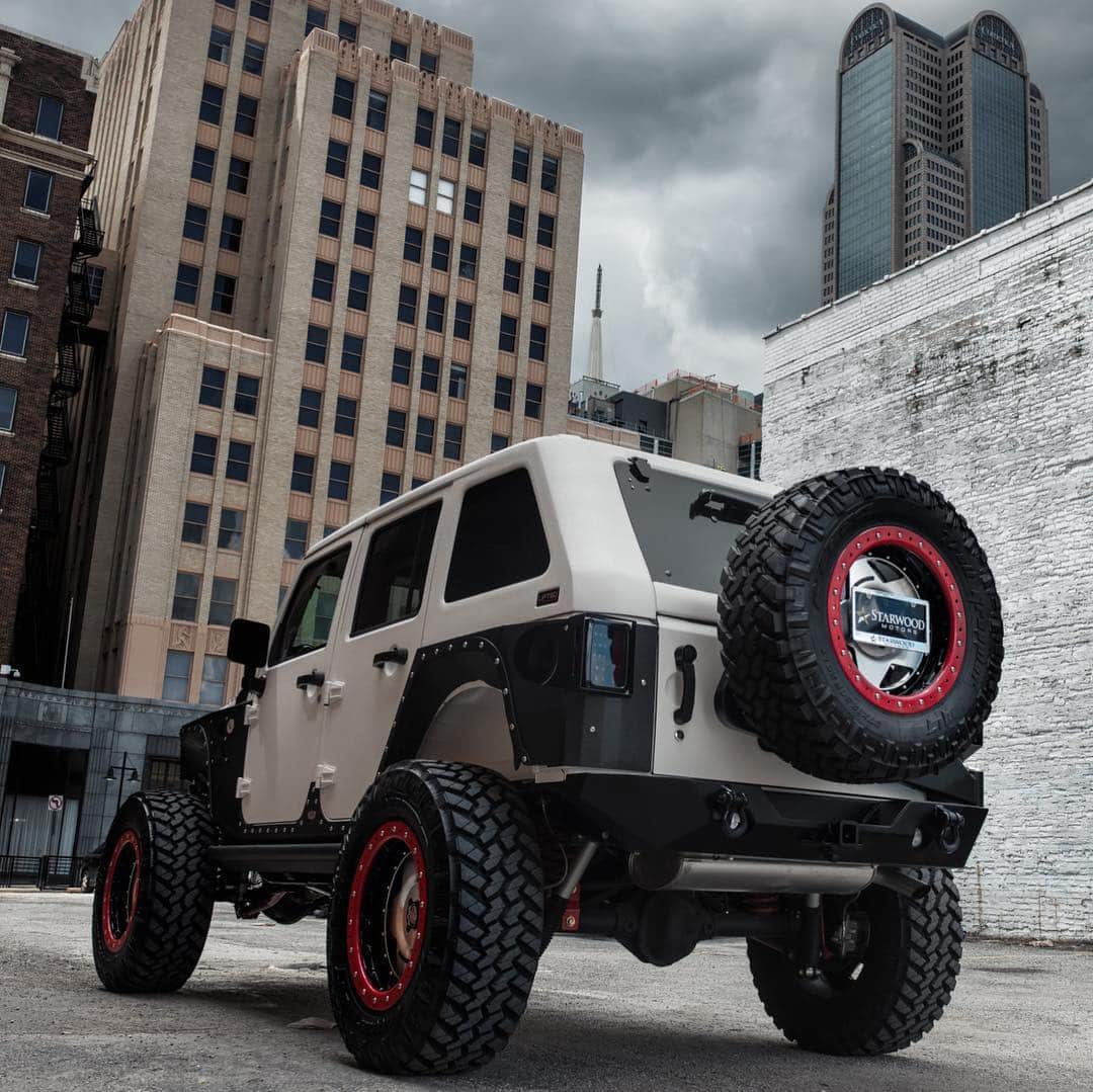 CarsWithoutLimitsさんのインスタグラム写真 - (CarsWithoutLimitsInstagram)「LIFE IS SIMPLE: SLEEP, EAT, & JEEP . @StarwoodMotors x @CenterLineWheels . #CenterLine #CenterLineWheels #StarwoodMotors #StarwoodCustoms #ATDwheels . 📷 @the_tbuster」4月20日 2時32分 - carswithoutlimits