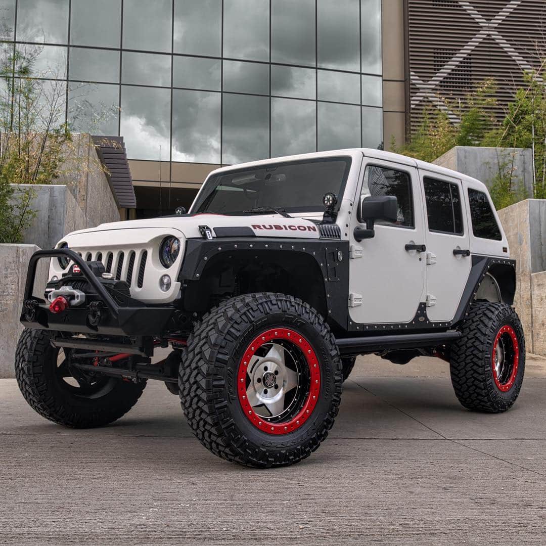 CarsWithoutLimitsさんのインスタグラム写真 - (CarsWithoutLimitsInstagram)「LIFE IS SIMPLE: SLEEP, EAT, & JEEP . @StarwoodMotors x @CenterLineWheels . #CenterLine #CenterLineWheels #StarwoodMotors #StarwoodCustoms #ATDwheels . 📷 @the_tbuster」4月20日 2時32分 - carswithoutlimits