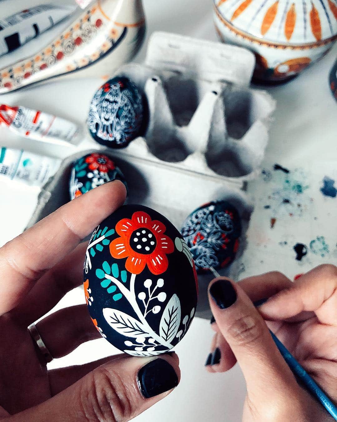 Dinara Mirtalipovaのインスタグラム：「Egg painting! #mirdinaraeggs」