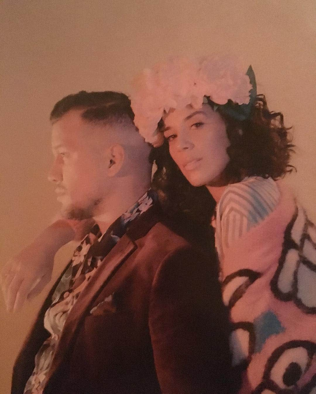 ニッキー・リードさんのインスタグラム写真 - (ニッキー・リードInstagram)「The sweetest gift to come home to. If you haven’t heard their music, go listen to my dear friends @johnnyswim . Turn on your record player, pop in a cd, open your Spotify, do whatever you have to do to add this to your morning. These two ultra talented beauties have done it again with this record. New song Bridges, a cup of tea and a little dancing in the mirror this AM = Heaven. Link in stories to my fav jam✨」4月20日 2時40分 - nikkireed