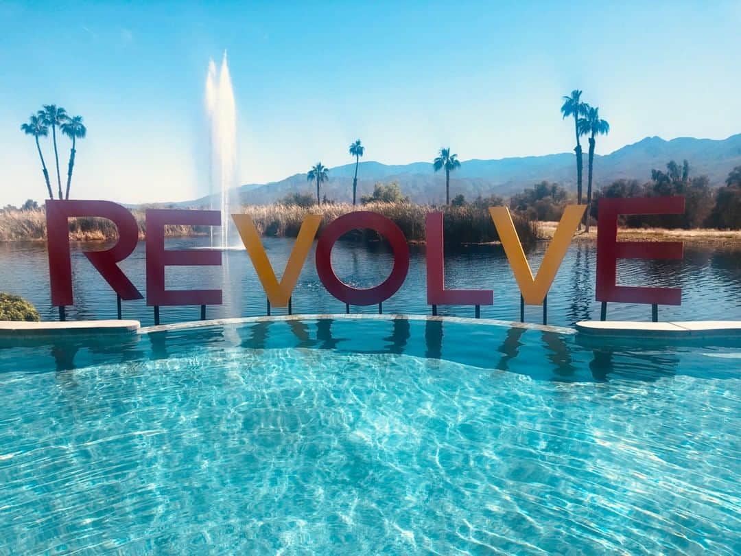 チェイサーのインスタグラム：「#REVOLVEfestival was our favorite party last weekend, tell us your favorite below 👇🏼 #chaserbrand」