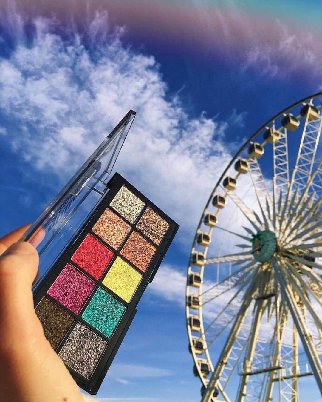NYX Cosmeticsさんのインスタグラム写真 - (NYX CosmeticsInstagram)「We're SO excited to see your Weekend 2 Coachella looks 😍🎡🌴 Make sure to stop by our Glitter Trip near the food court for all your glitter needs & to tag us in your looks for a chance to be featured! 🎶✨ Featured here: Glitter Goals Cream Pro Palette available at @ultabeauty || #nyxcosmeticscoachella #nyxcosmetics」4月20日 2時59分 - nyxcosmetics