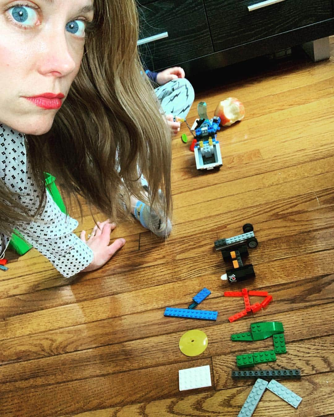 クレア・コフィーさんのインスタグラム写真 - (クレア・コフィーInstagram)「Not sure what I’m more excited about: That I figured out how to write “thank you” in Lego, or that #BLOCKS is FULLY FUNDED!! Thank you all for the outrageous, enormous support! Can’t wait for you to see the full @bridget.moloney masterpiece! #cameoapple #snacktimeactivitiez」4月20日 3時31分 - clairecoffee