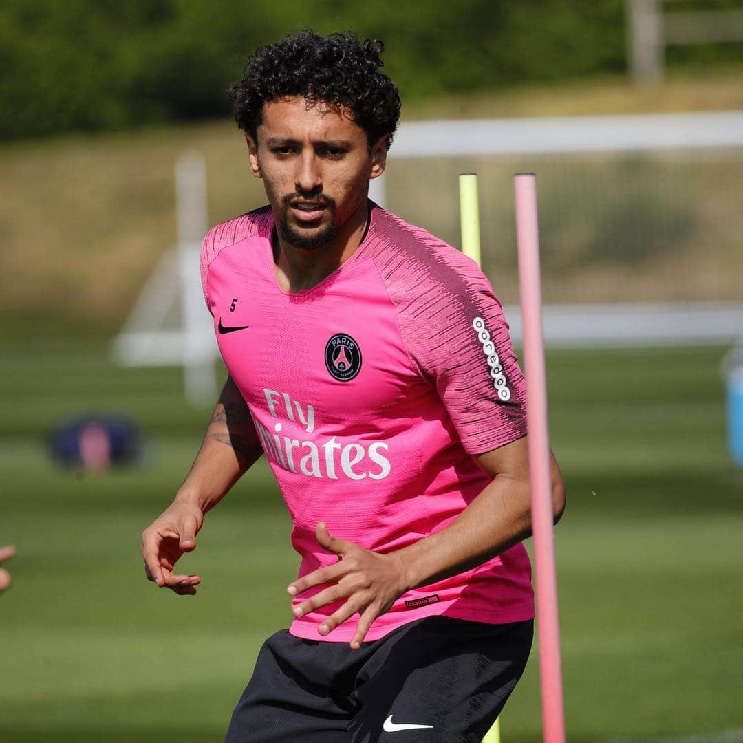 のインスタグラム：「Focus! 👀 #Training #AllezPSG」