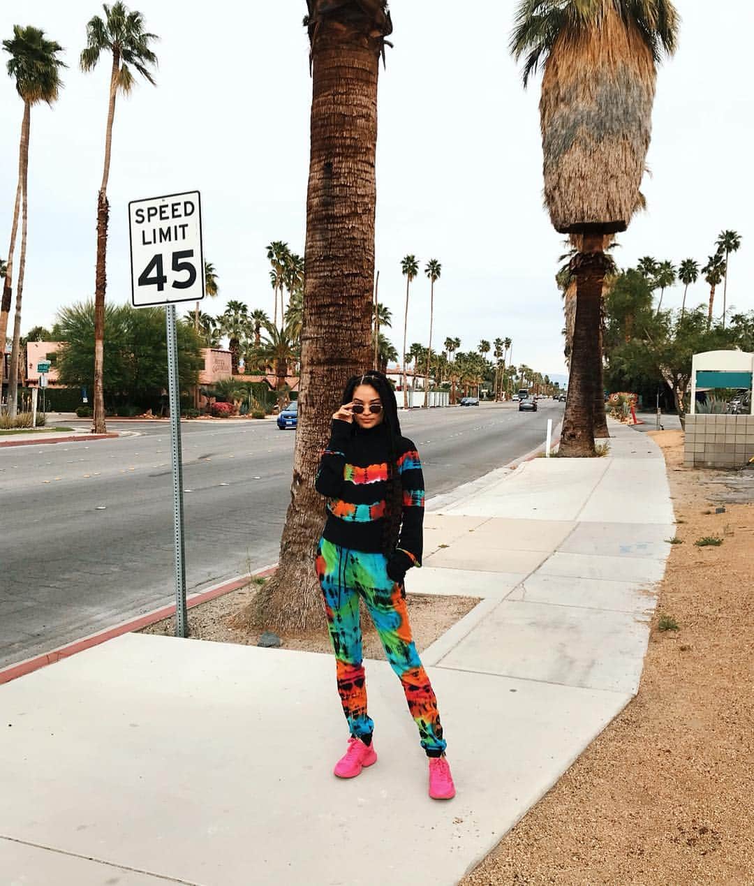 シャニーナ・シャイクのインスタグラム：「Weekend 2 of Coachella... yes I decided to go back ✌🏽 what artists should I go and watch ?」