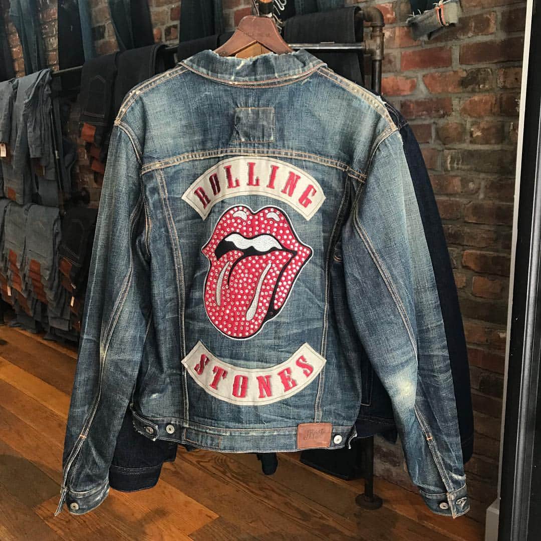 のインスタグラム：「This is now for sale. One of a kind. Get it before somebody else does. Search for Rolling Stones on our website for more info, the address is in the bio #therollingstones #oneofakind #musthave #denimjacket #therollingstones #handmade #madeinusa #selvedgedenim #japanesedenim #denimhead #jeanshopnyc #pattihansen」