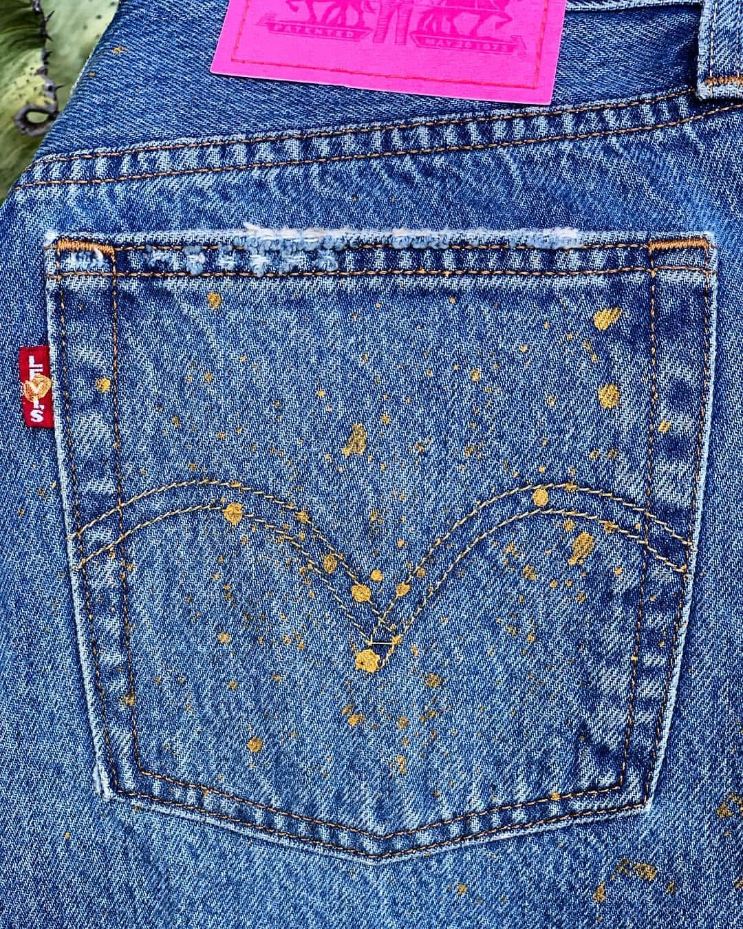 Levi’sさんのインスタグラム写真 - (Levi’sInstagram)「We went all out with customizing these 501’s®. Check out today’s story to see what we did to them. Replicate a pair today at your local Levi’s® Tailor Shop. Link in bio.」4月20日 3時55分 - levis