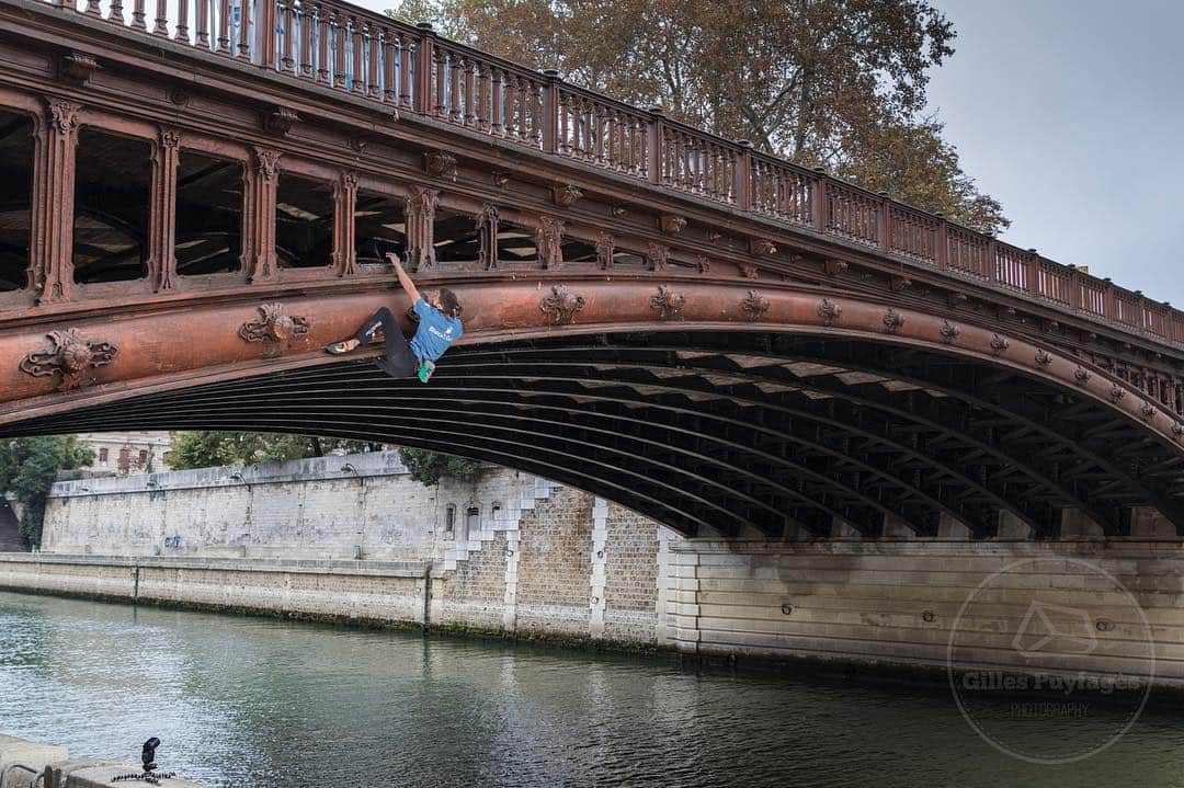 Manu Cornuさんのインスタグラム写真 - (Manu CornuInstagram)「Paris 💙❤️ 📸 Gilles Puyfages」4月20日 4時23分 - manu_cornu