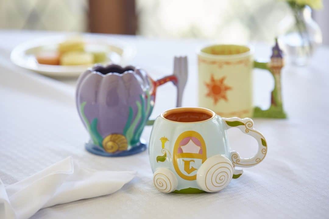 Disneyさんのインスタグラム写真 - (DisneyInstagram)「Don’t worry, these @thedisneyprincesses mugs won’t turn into a pumpkin at the stroke of midnight. ☕️ See more at @shopdisney.」4月20日 4時30分 - disney