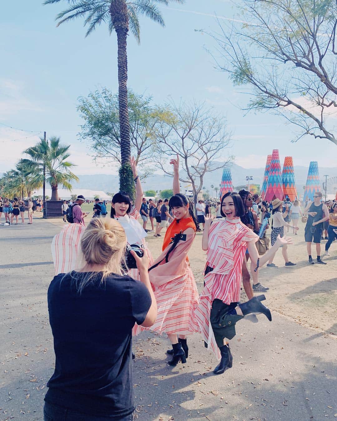 Perfumeさんのインスタグラム写真 - (PerfumeInstagram)「Still dreaming about #Coachella. Can't wait to be back for weekend 2! See you at the Gobi stage on Sunday. 🌴🎡🎆 #Sacai」4月20日 4時43分 - prfm_official