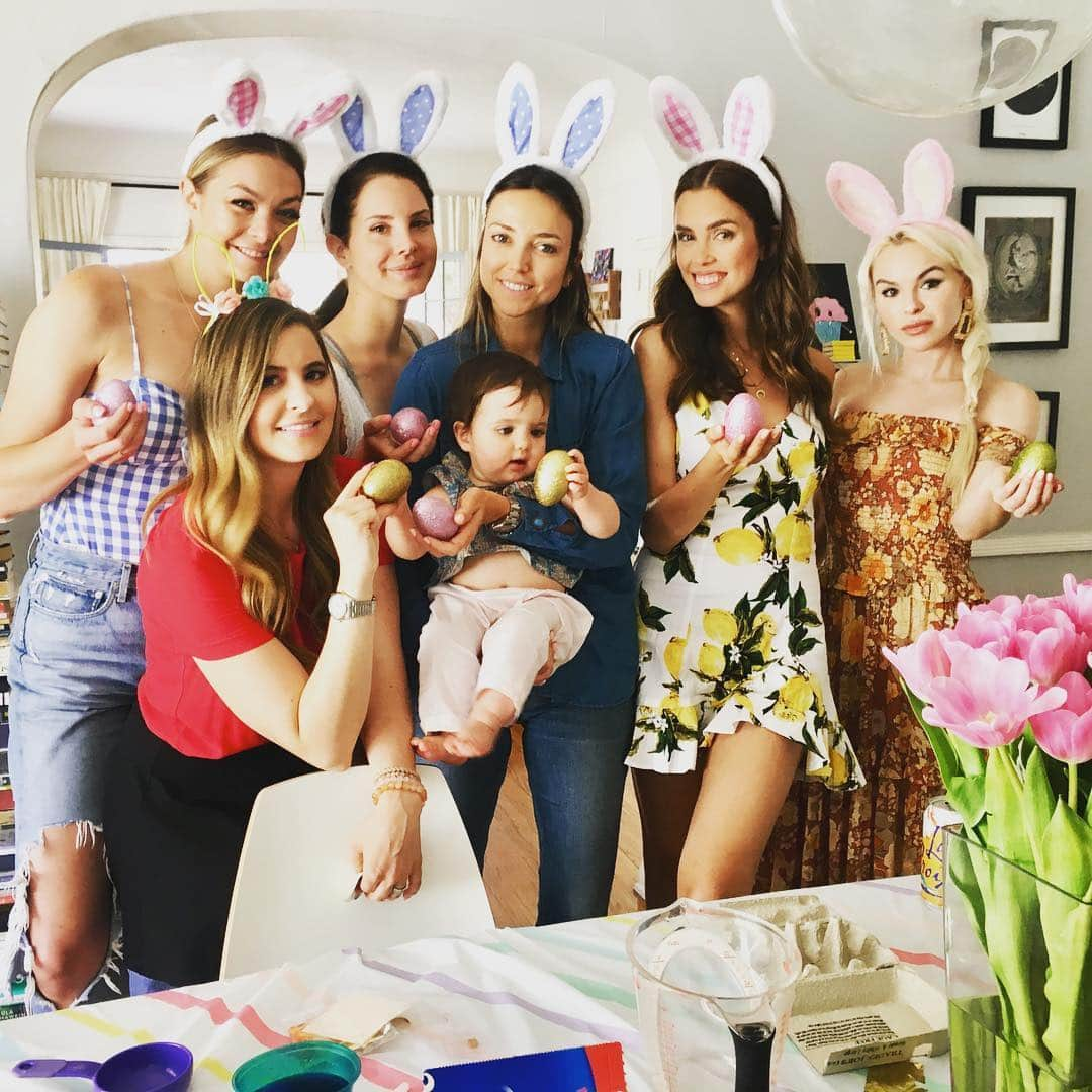 ラナ・デル・レイさんのインスタグラム写真 - (ラナ・デル・レイInstagram)「Real housewives of West Hollywood  Happy Easter !!!!🐣」4月20日 4時52分 - lanadelrey