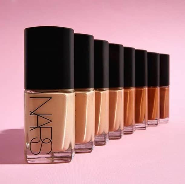 NARSさんのインスタグラム写真 - (NARSInstagram)「All lined up and ready to glow. Sheer Glow Foundation #regram @meccamaxima」4月20日 5時01分 - narsissist