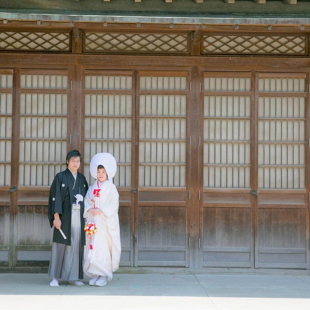 晴レの日｜HARENOHIのインスタグラム：「〜〜本格和装撮影が49,800円から！！〜〜﻿ ﻿ 浅草の魅力を存分に味わえる撮影体験☆﻿ 最高級の和装で他とは違うワンランク上の贅沢☆﻿ メイクもセアセットもHARENOHIにお任せ☆﻿ 和装小物貸出無限大！あなたのわがまま叶えます☆﻿ ﻿ お問い合わせはこちら↓﻿ https://www.photorait.net/studio/201430﻿ ﻿ お電話でもご予約承ります↓﻿ 03-6721-5547﻿ ﻿ ・﻿ ・﻿ ・﻿ ﻿ 牛嶋神社にて⛩ ﻿ #HARENOHI #晴レの日 #浅草 #asakusa #浅草寺 #sensoji #雷門 #kaminarimon #西参道商店街 #人力車 #jinrikisha #スカイツリー #skytree #結婚式 #wedding #和婚 #前撮り #和装 #和服 #色打掛 #紋付 #カップル #夫婦 #couple #instagood #photooftheday #love #l4l #followｍe #牛嶋神社」