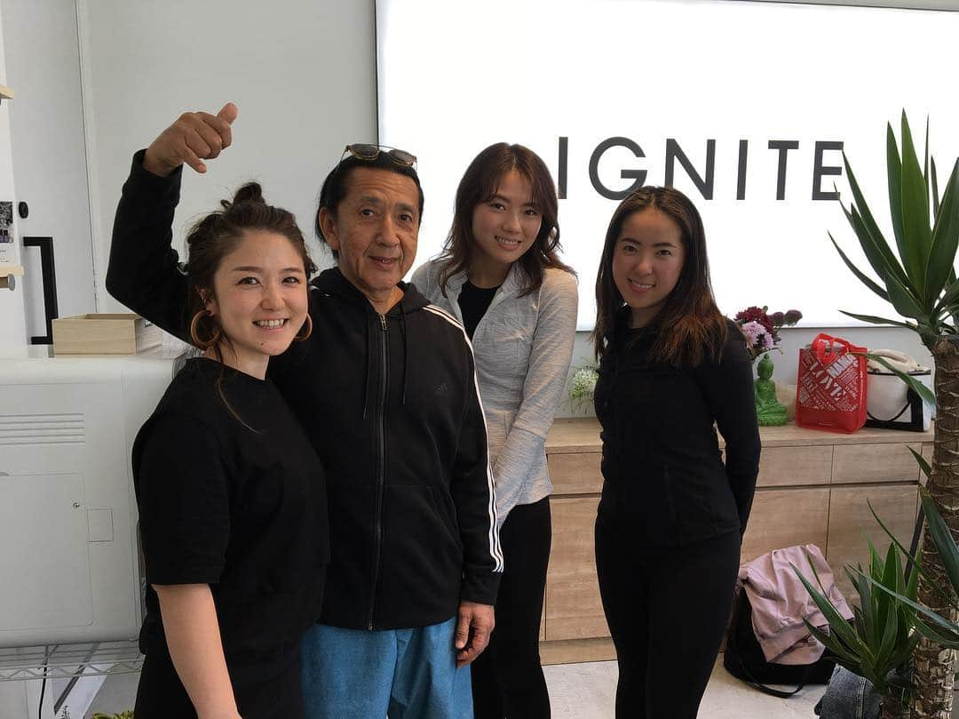 Ken Harakumaさんのインスタグラム写真 - (Ken HarakumaInstagram)「Juriちゃんクラス中！！！ 原宿IGNITE @lululemonjp 原宿店の2階 キレイなスタジオです。 @international_yoga_center」4月20日 14時48分 - kenharakuma