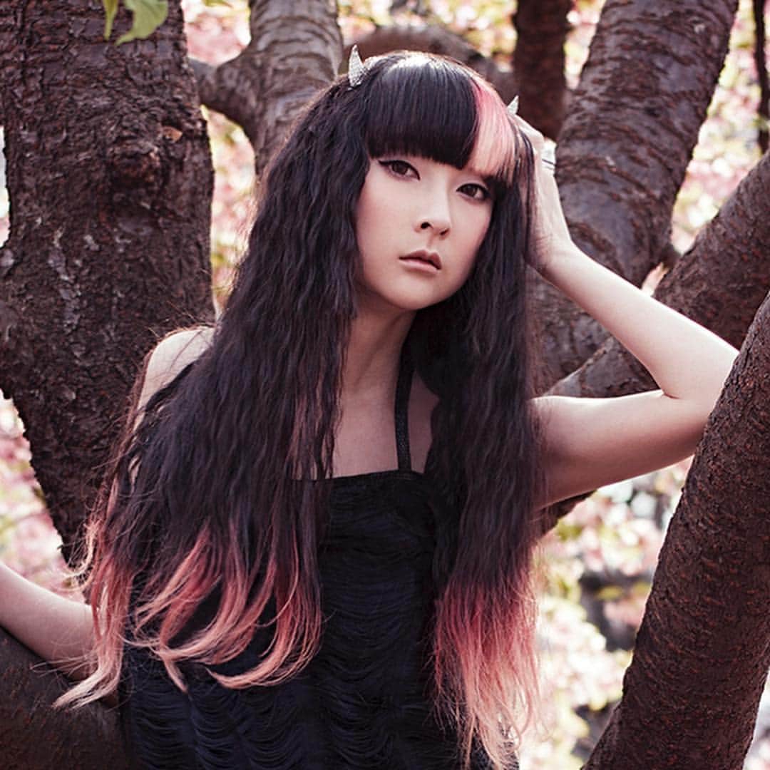 RinRinさんのインスタグラム写真 - (RinRinInstagram)「Dark sakura tree nymph 🌸🦋 Photography by @celiamassimi ~ with amazing digital art work~ (see second image)✨ . . Dress: @amorphose  Accessories: #viviennewestwood  Photographer: @celiamassimi  Hair & Makeup: me . . #rinrindoll #rinrinmodel #rinrinsakura #celiamassimi #celiahumphries #amorphose #sakura #桜 #さくら #yoyogipark #代々木公園  #viviennewestwoodjapan」4月20日 15時08分 - rinrindoll