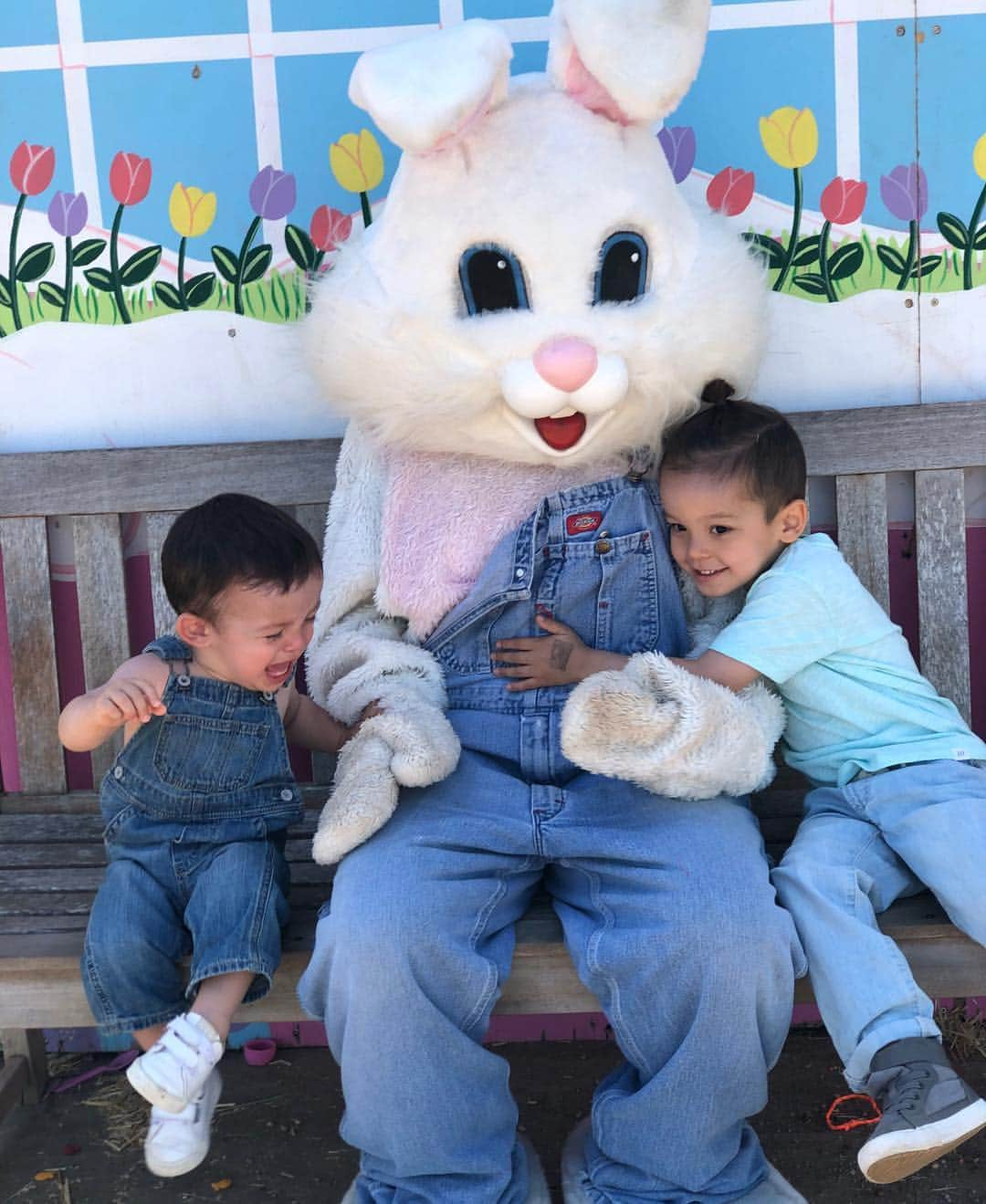 サラ・ステージさんのインスタグラム写真 - (サラ・ステージInstagram)「Place your bets, did the boys cry with the Easter Bunny? Scroll to see 😉 Wearing @fashionnova」4月20日 15時18分 - sarahstage