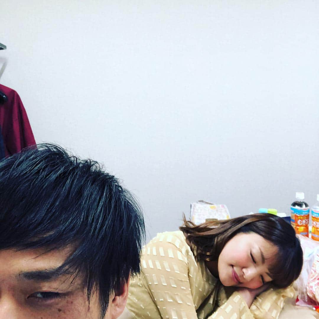 高本剛志さんのインスタグラム写真 - (高本剛志Instagram)「鍵もあり、目張りもされてる控え室。 眠り込む女性タレント。 間違いが起きそうな予感。  #空庭温泉 #空庭座 #きのせひかる #緊張感半端ない」4月20日 15時45分 - takamoto76