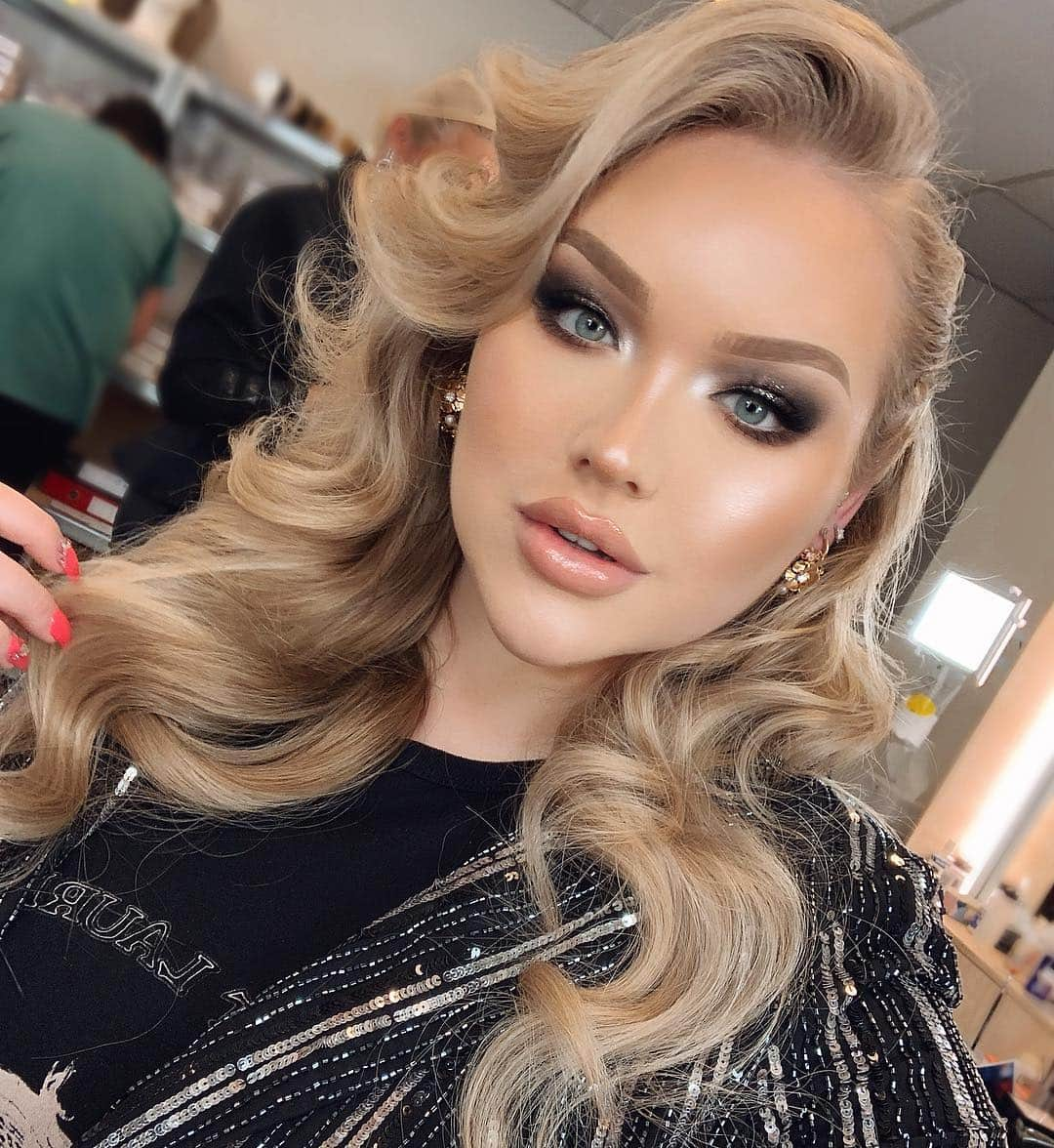 NikkieTutorialsさんのインスタグラム写真 - (NikkieTutorialsInstagram)「my hair was way too glam to be forgotten today! 🙃✨」4月20日 7時03分 - nikkietutorials