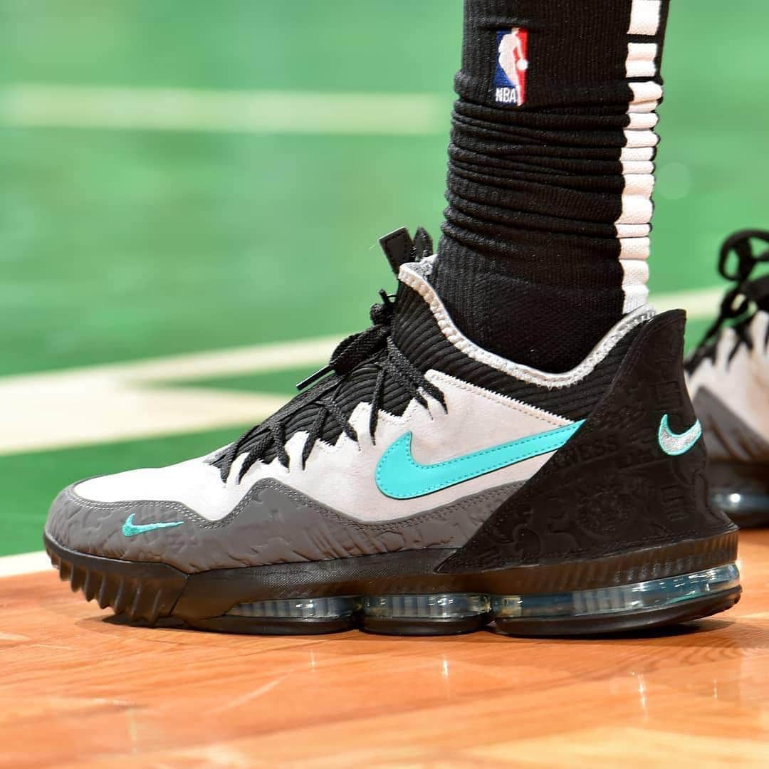 Sneaker Newsさんのインスタグラム写真 - (Sneaker NewsInstagram)「atmos has yet another Nike LeBron 16 Low in the works, complete with a hoops spin on the classic “Clear Jade” Air Max 1. For details on the upcoming drop, tap the link in our bio.」4月20日 7時26分 - sneakernews