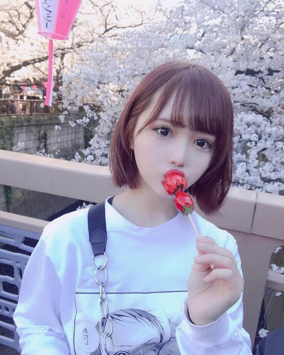 美女美容事情さんのインスタグラム写真 - (美女美容事情Instagram)「《おに👹かわいいーぃ🍓🌸🍓》 * リポストを使って、素敵な写真📷✨を投稿されてる方を紹介させて頂く⠀⠀⠀ 【💄美女美容事情💅】のコーナーです✨ *⠀⠀⠀⠀⠀⠀ いいねやコメント、フォローして応援してね❤︎🥰🎶⁣ *⠀⠀⠀⠀⠀⠀ 今回ご紹介させて頂きますのは❤︎ ナツメさん< @08_doll_14 >の素敵なお写真📸 * クリクリお目めがとっても可愛いナツメさん😍👀🤩 イチゴ飴🍓がとっても美味しそう〜✨🧡✨ *⠀ ナツメさんのアカウントには他にも素晴らしい投稿が沢山ありますので是非覗いてみて💁‍♀️💙 *⠀ ナツメさん< @08_doll_14 > 素敵な投稿ありがとうございました☺️📸✨⠀⠀⠀⠀⠀⠀⠀ △▼△▼△▼△▼△▼△▼△▼△▼△▼⠀⠀⠀⠀⠀⠀⠀⠀⠀⠀⠀⠀⠀⠀⠀⠀⠀⠀⠀⠀⠀⠀⠀⠀⠀⠀⠀⠀⠀⠀⠀⠀ ❤🧡💛「美女美容事情」💚💙💜⠀⠀⠀⠀⠀⠀⠀⠀⠀⠀⠀⠀⠀⠀ 👇掲載ご希望の方は👇⠀⠀⠀⠀⠀⠀⠀⠀⠀⠀⠀⠀⠀⠀⠀ @b_b_j.jタグ付けと🖤 # ビジョビ⠀🖤⠀⠀⠀⠀⠀⠀⠀⠀⠀⠀⠀⠀⠀⠀ をタグ付けお願いします✨⠀⠀⠀⠀⠀⠀⠀⠀⠀⠀⠀⠀⠀⠀⠀ ――――――――――――――――⠀⠀⠀⠀⠀⠀⠀⠀⠀⠀⠀⠀⠀⠀⠀⠀⠀⠀⠀⠀⠀⠀ ～姉妹アカウントのご紹介～⠀⠀⠀⠀⠀⠀⠀⠀⠀⠀⠀⠀⠀⠀⠀⠀⠀⠀⠀⠀⠀⠀⠀⠀⠀⠀ ◇美容情報を紹介している«美女美容事情～Beauty～»⠀⠀⠀⠀⠀⠀⠀⠀⠀⠀⠀⠀⠀⠀⠀⠀⠀⠀⠀⠀⠀⠀⠀⠀⠀ ( @b_b_j.j_b )⠀⠀⠀⠀⠀⠀⠀⠀⠀⠀⠀⠀⠀⠀⠀⠀⠀⠀⠀⠀⠀⠀⠀⠀⠀⠀ ◇美しい旅スポット紹介をしている«美 spot»⠀⠀⠀⠀⠀⠀⠀⠀⠀⠀⠀⠀⠀⠀⠀⠀⠀⠀⠀⠀⠀⠀⠀⠀ ( @b__spo )⠀ ◇ビジョビがお届けするセレクトショップ«bi select» ( @bi_select ) ⠀⠀⠀⠀⠀⠀⠀⠀⠀⠀⠀⠀⠀⠀⠀⠀⠀⠀⠀⠀ よかったらこちらも覗いてみてね✨ ――――――――――――――――⠀⠀ @b_b_j.j⠀ #カメラ女子 #メイク #コーデ  #goodtime ⠀ #ファインダー越しの私の世界 #カメラ女子部 #お出かけコーデ #オトナ女子コーデ ⠀ #きれいめコーデ #きれいめカジュアル ⠀ #いちご #いちご🍓  #きょコ #カジュアルファッション ⠀ #カジュアルコーデ大人可愛い #チーク⠀ #美意識 #美意識向上 ⠀ #美意識高い人と繋がりたい #女子力アップ ⠀ #女子力向上 #美肌ケア ⠀ #お出かけ #メイクアップ ⠀ #ナチュラルメイク #桜  #せるふぃー #リップ ⠀ #春コーデ #春服コーデ」4月20日 7時25分 - b_b_j.j