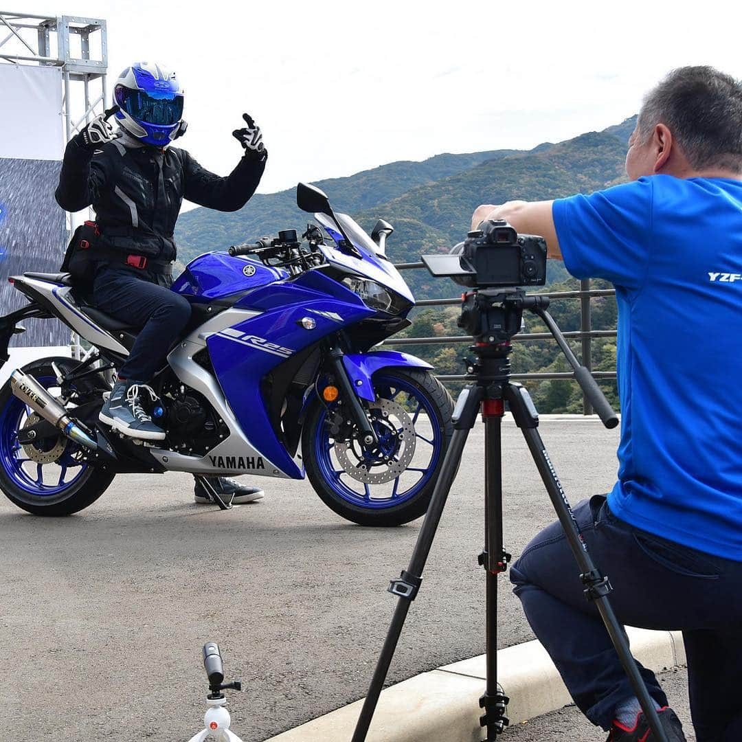 ヤマハ バイクさんのインスタグラム写真 - (ヤマハ バイクInstagram)「「YZF-R3/R25 オーナーズフォトツアー」 #4月13日#福岡#五ケ山クロス#開催しました #オーナー限定 #オフィシャルスナップコーナー #大型パネルセット #プロカメラマン #オーナーと愛車を撮影 #撮影無料 #参加無料 #写真好きな人と繋がりたい #YZFR25#YZFR3 次回は #4月27日#広島#めがひらスキー場 第6駐車場 #ヤマハが好きならどなたでも参加OK #R25を晒す#R3を晒す #japanriders #photographer」4月20日 7時52分 - yamaha_bike