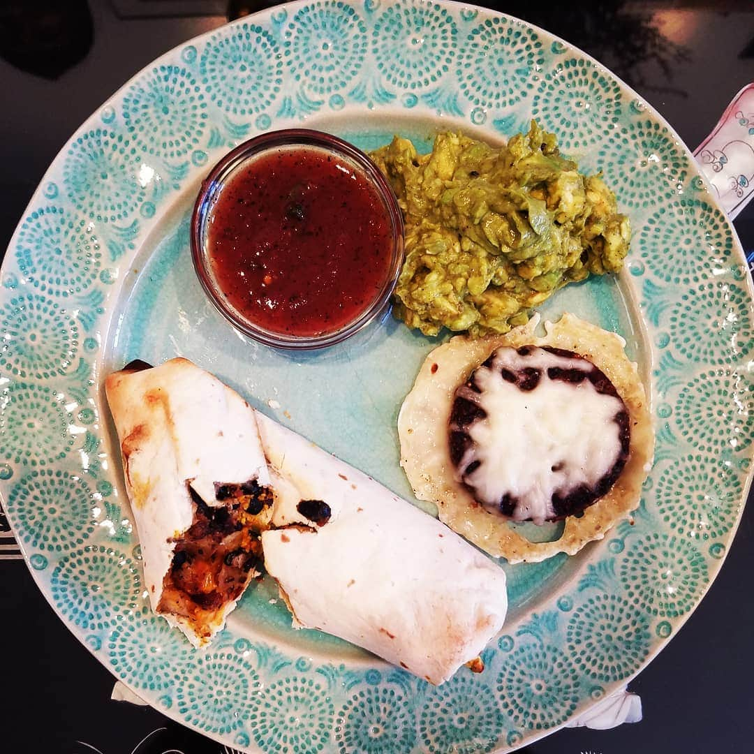 ガソリングラマーさんのインスタグラム写真 - (ガソリングラマーInstagram)「VEGAN FULLY LOADED BURRITO BREAKFAST SAUSAGE CHEESE SKIRT + GUACAMOLE SALSA 🌯🌯🥑🌶🧀 #GASOLINEKITCHEN ADVENTURES  @compassionmeals via @mylkguys #fullyloaded #burrito #veganburrito  @hilaryseatwell #spicyveggiebreakfastsausage  @violife_foods #mozzarellashreds  @mothersmarkets avocado  @coconutsecretofficial #coconutaminos  @yellowbirdsauce #serranosauce #hotsauce  @mountainroseherbs smoked black pepper birdseye chili pepper  @thevegetarianexpress4u #parmazaan pepper seasoning  #tacupeto smoked salsa  #vegan #vegansofIG #eatplants #eatvegan #vegansofinstagram #plantbased #veganfood #instavegan #whatveganseat #veganfood #compassionmeals  #mylkguys  #hilaryseatwell  #violife  #mothersmarket  #coconutsecret  #yellowbirdhotsauce  #mountainroseherbs  #thevegetarianexpress @gasolineglamour  #GASOLINEGLAMOUR」4月20日 7時49分 - gasolineglamour