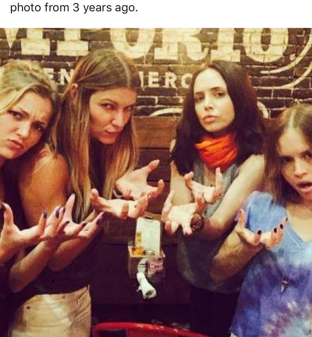 エリザ・ドゥシュクのインスタグラム：「Aw, this popped up today.. #fbf @liliflower33 @ivanamilicevic @ryryqtpie 💞👭👯‍♀️ #badass #banshee #broads 💣💣」
