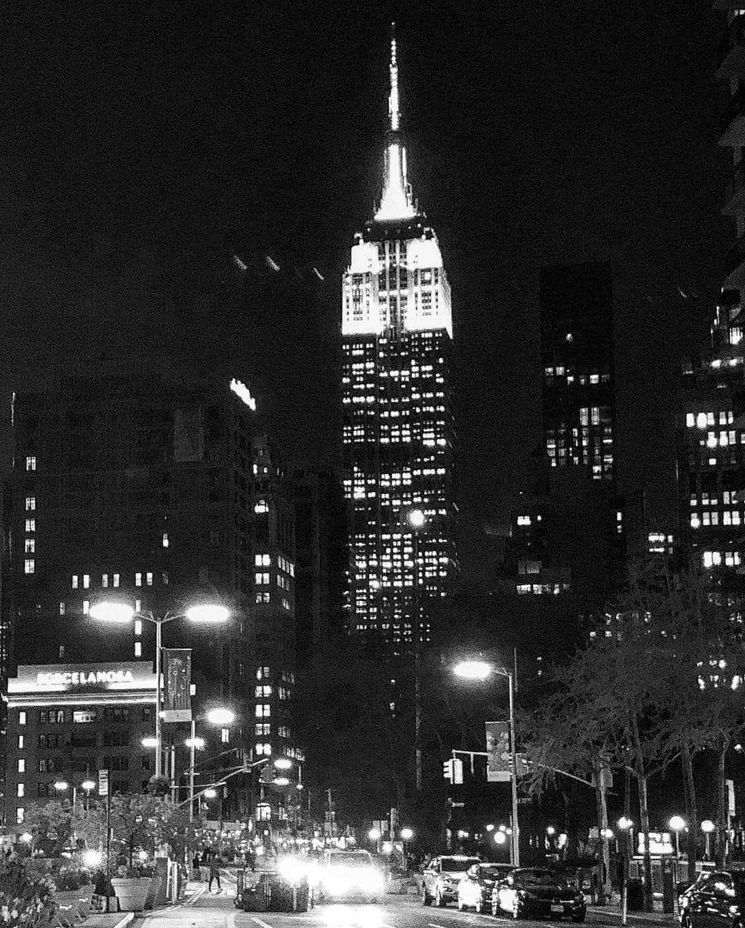 ラファエル・スバージさんのインスタグラム写真 - (ラファエル・スバージInstagram)「#citylights  #streetscapes  #newyork」4月20日 8時33分 - raphaelsbarge