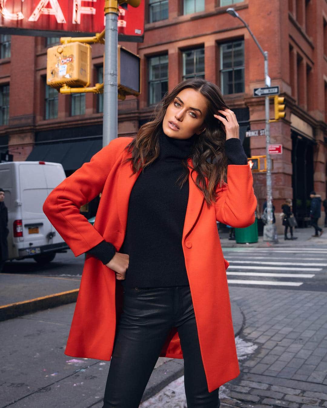 KOOKAI さんのインスタグラム写真 - (KOOKAI Instagram)「Winter must have ✔️ Tap to shop the Domenica Coat, available in paprika and black in to boutiques and online now •• #kookai #kookaiAW19」4月20日 8時42分 - kookai_australia