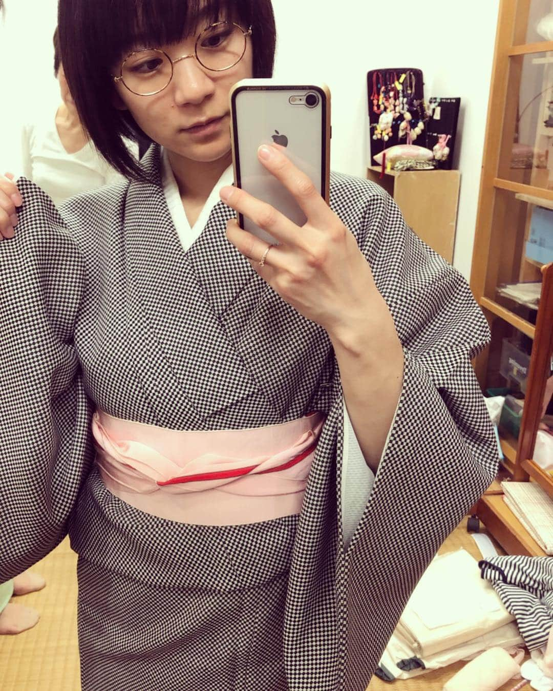 時東ぁみさんのインスタグラム写真 - (時東ぁみInstagram)「着物着付け教室👘 ・ 特定非営利活動法人エコメッセさんへ 寄付された商品を販売、その売り上げは環境保護や震災復興などに寄付！ 素晴らしい取り組みの着付け教室☆ ・ 3着着てみた👘 上手くなってきちゃった☆ ・ 次回は帯を習って完璧になるはず！！ 着物でお出かけ&着物でイベントが目標！！ ・ #時東ぁみ #着物 #kimono #着物着付け教室 #習い事 #👘 #エコメッセ #寄付 #環境保護 #震災復興 #着物でお出かけ #着物でイベント #目標 #帯 #頑張る」4月20日 8時56分 - amitokito