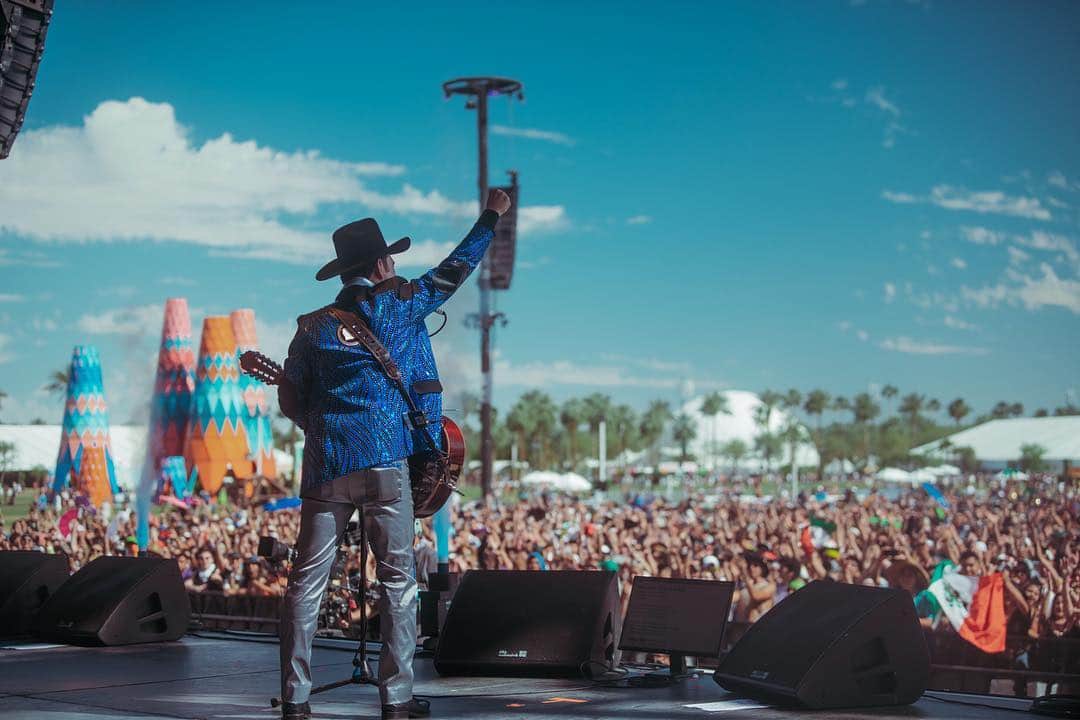 コーチェラのインスタグラム：「Viva @lostucanesdetijuana 🇲🇽 📷: @imagineimagery」